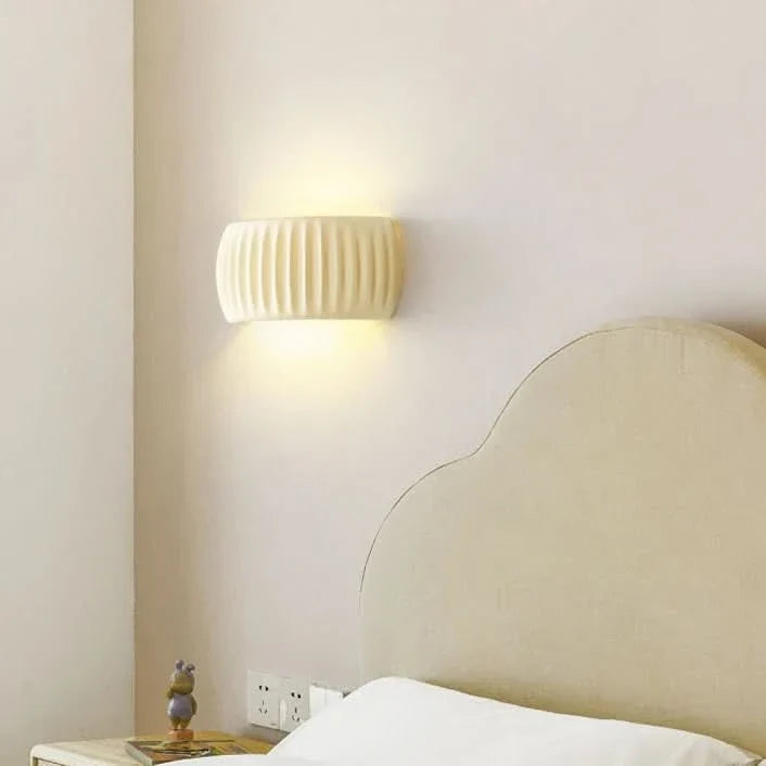 RESINLIVA – Elegant Resin Wall Sconce for Modern Interiors