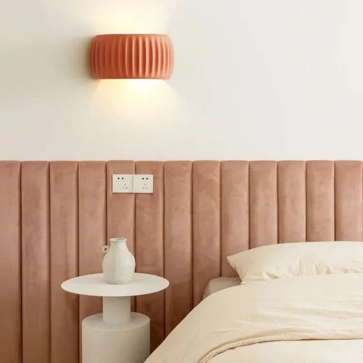 RESINLIVA – Elegant Resin Wall Sconce for Modern Interiors