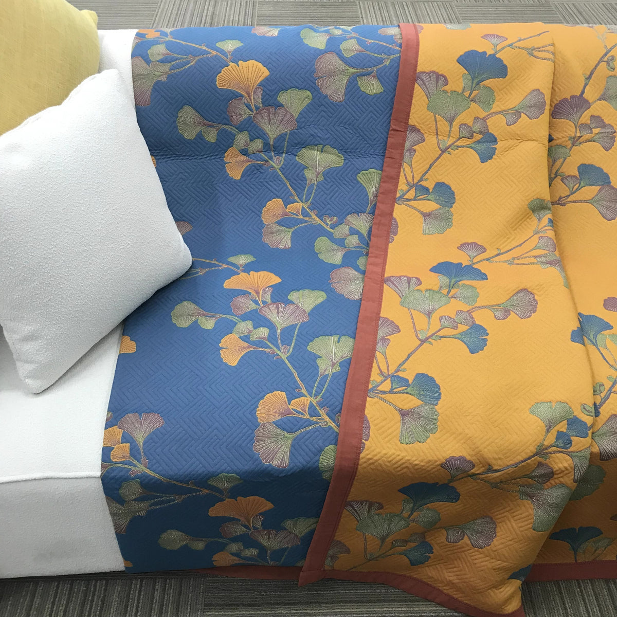 Elegant Reversible Jacquard Quilt with Luxurious Comfort | Stylish Design for Home Decor