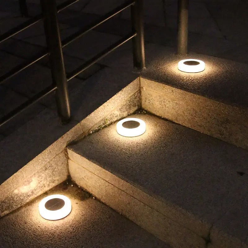 Elegant Solar Garden Lights – Eco-Friendly Outdoor Lighting with Automatic Dusk-to-Dawn Functionality