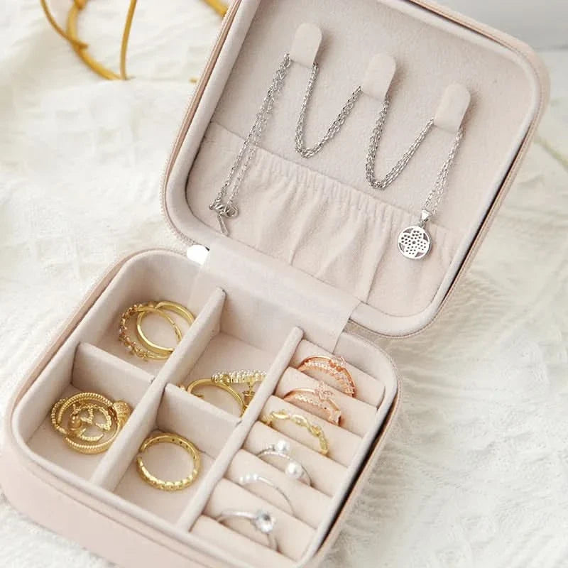 VELVAFLOW – Portable Jewelry Storage Case for Everyday Travel