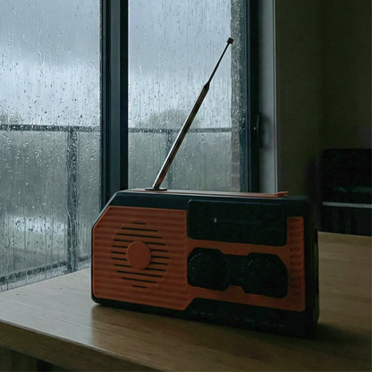 Portable Solar Powered Emergency Radio Kit