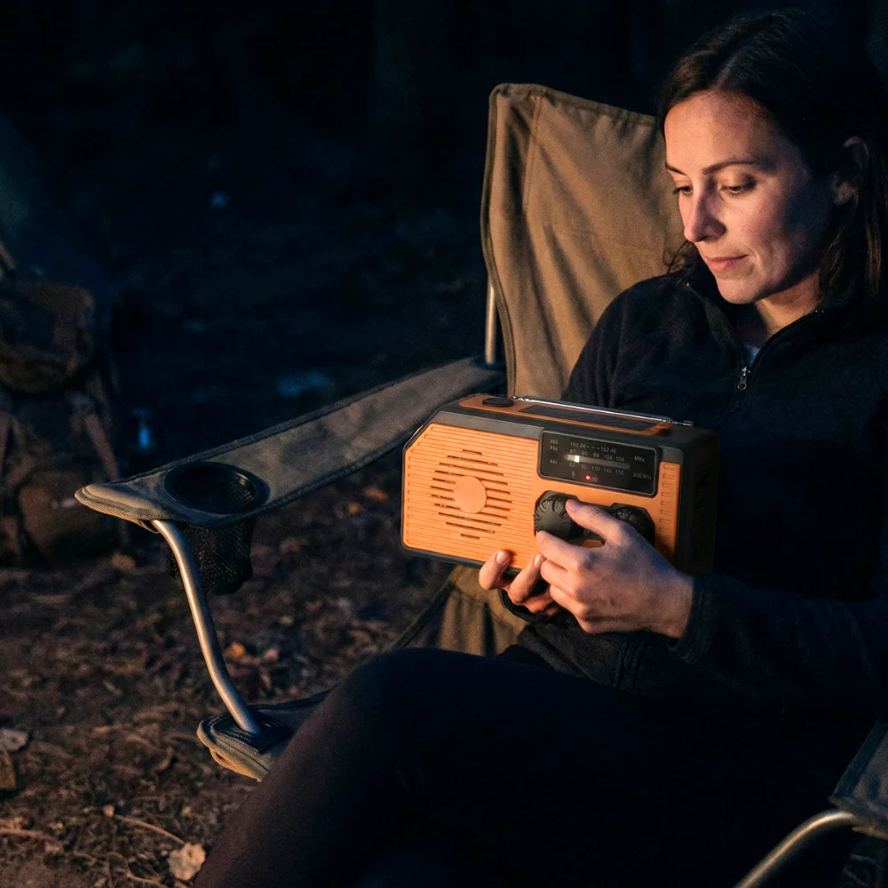 Portable Solar Powered Emergency Radio Kit