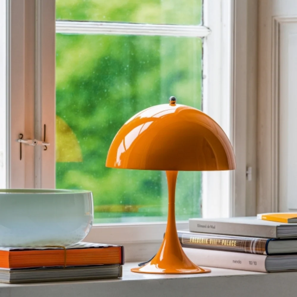 Contemporary Slim Wireless Table Lamp