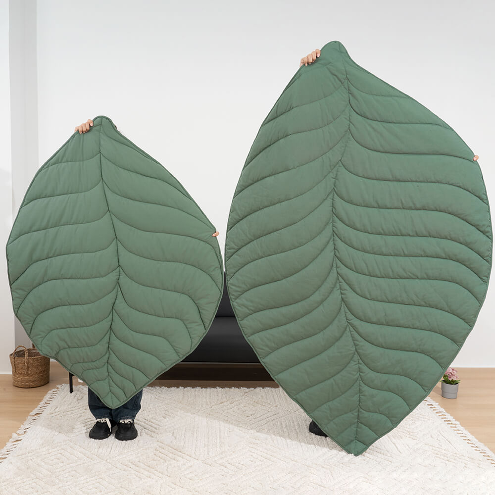 Botanical Leaf-Shaped Pet Throw Blanket - Soft Cotton-Polyester Cover for Dogs & Cats - Machine Washable Couch Protector & Floor Mat for