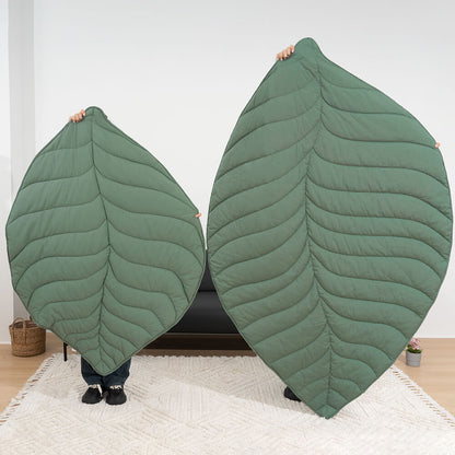 Botanical Leaf-Shaped Pet Throw Blanket - Soft Cotton-Polyester Cover for Dogs & Cats - Machine Washable Couch Protector & Floor Mat for