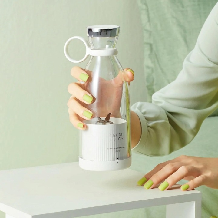 Personal Blender Rechargeable 14 fl oz Cup USB Powered 6-Blade Juicer for Shakes & Fruit Drinks Gym Travel Office Cordless Mini Mixer Protei