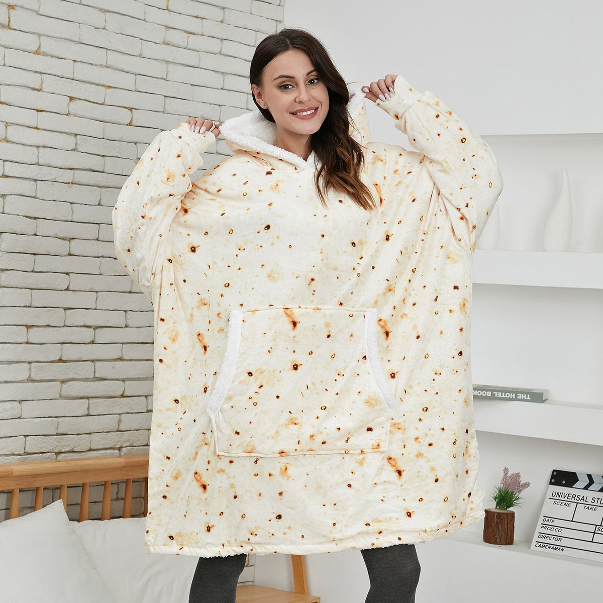 Oversized Wearable Blanket Hoodie with Pocket – Soft Fleece Throw for Couch & Bed – One Size Adults & Teens