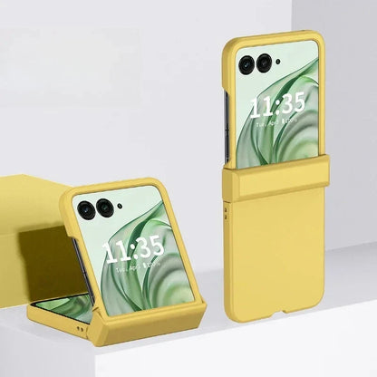 Protective Hard Shell Case for Foldable Phones with Full Hinge Coverage – Anti-Fingerprint Finish, Precision Fit, Raised Edges for Screen