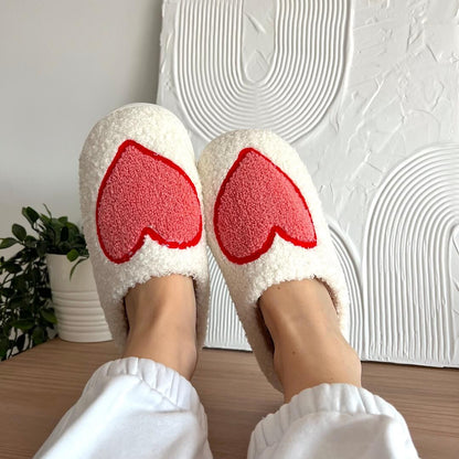 Heart-Shaped Plush House Slippers for Women – Soft Fuzzy Indoor Slides with Non-Slip Sole for Bedroom, Bathroom & Cozy Winter Days