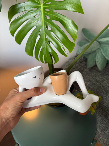 Lazy Larry™ – The Chill-Out Planter