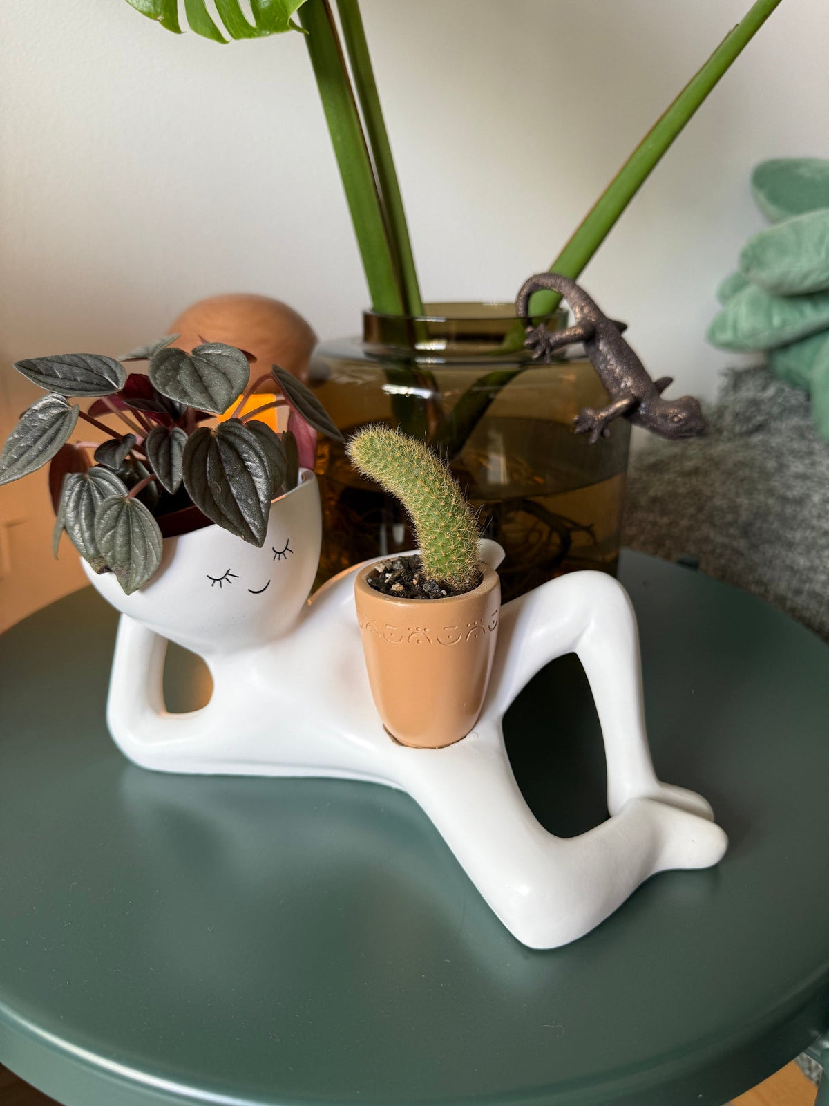 Lazy Larry™ – The Chill-Out Planter