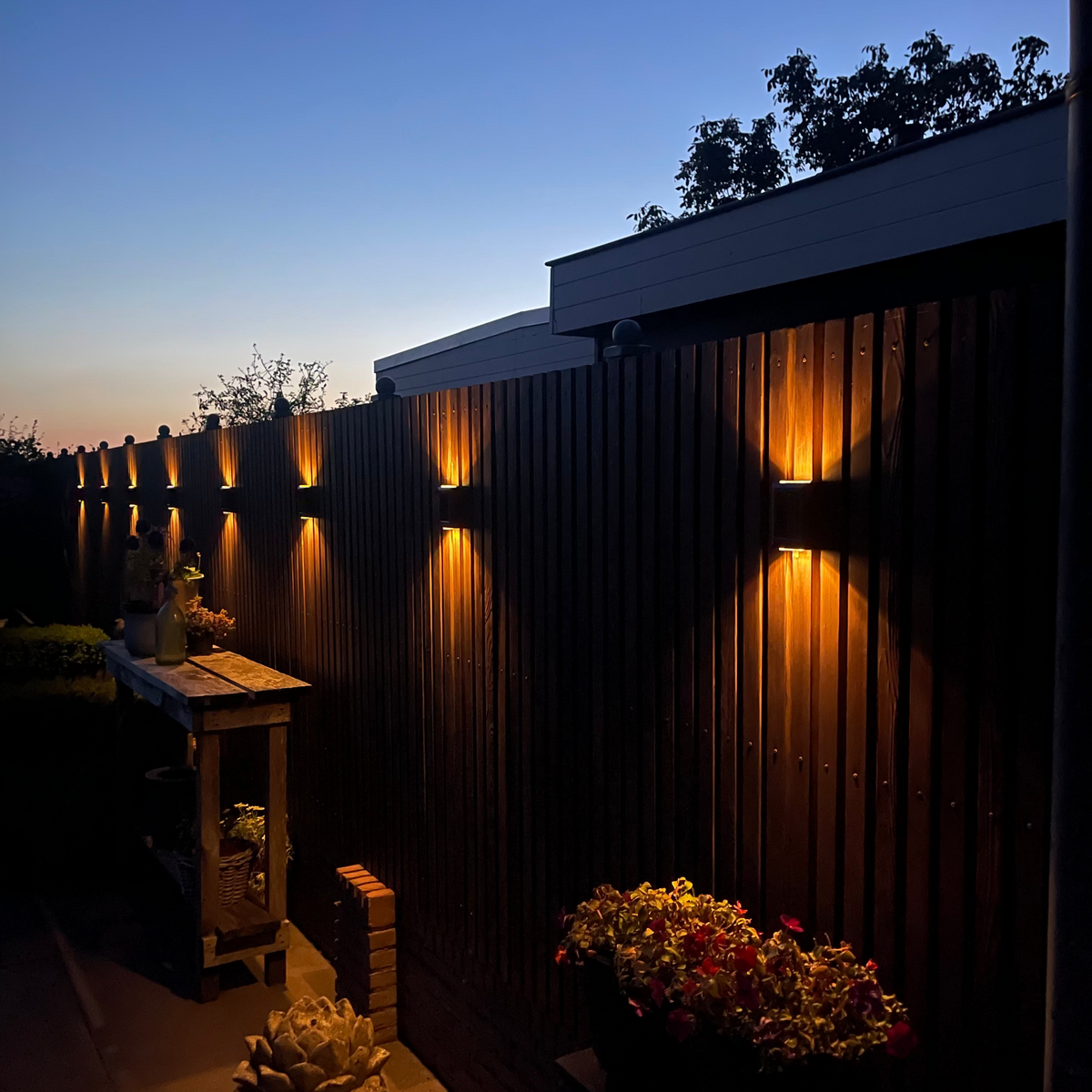 Cordless Solar-Powered LED Garden Light with Dusk Sensor – Weatherproof Outdoor Wall Fixture for Patio, Fence, Pathway & Yard
