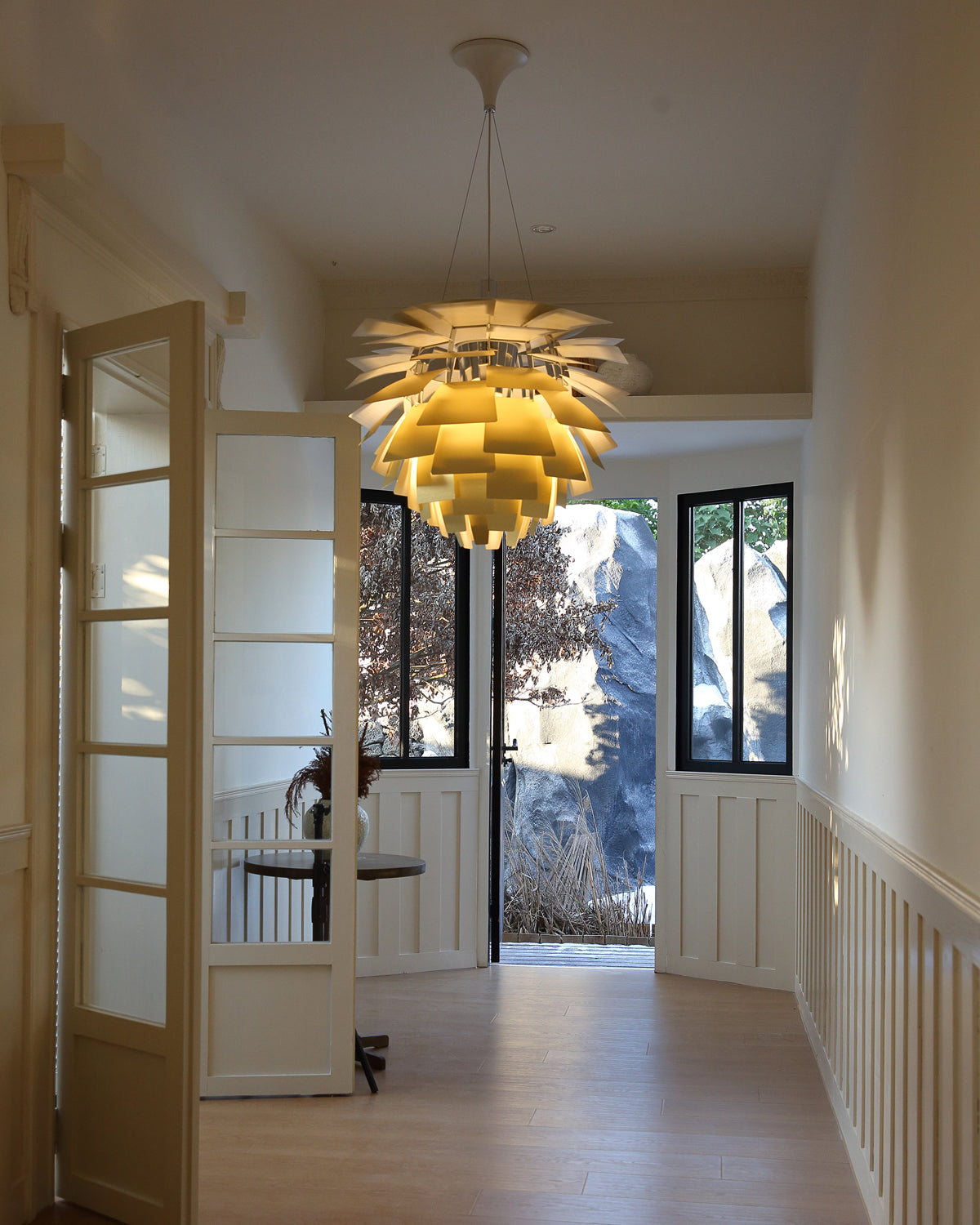 Sculptural Metal Shade Hanging Fixture 20 in Adjustable Height Overhead Lighting for Dining Room Kitchen Island Entryway Warm Glow Installat