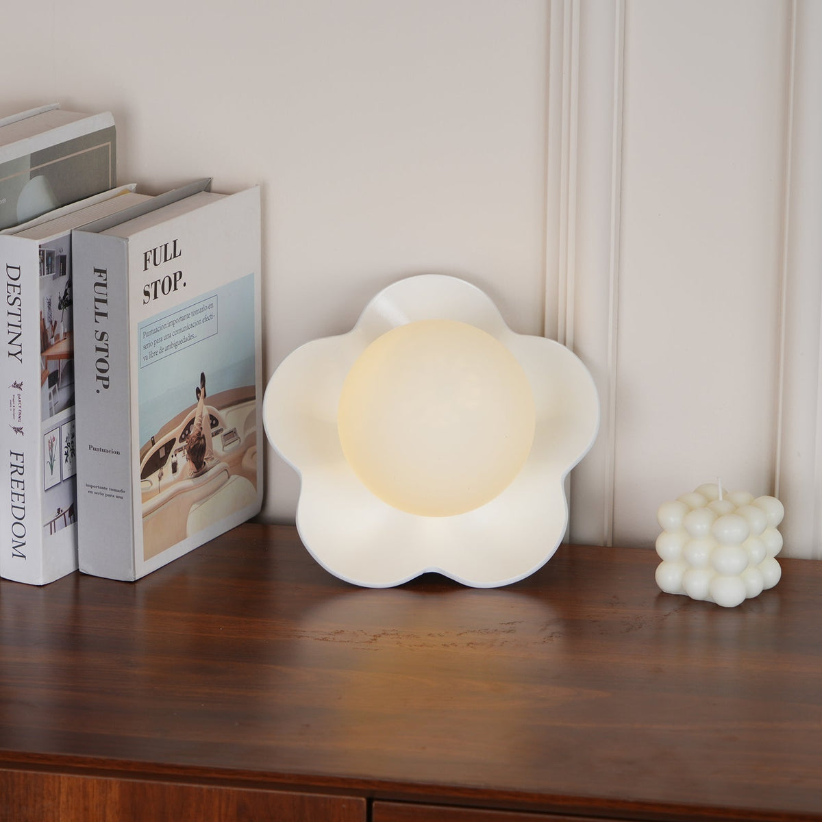 Flower-Shaped Resin Wall Sconce with Frosted Glass Shade – LED G9 Socket, Playful Modern Decor for Bedroom, Nursery & Living Room
