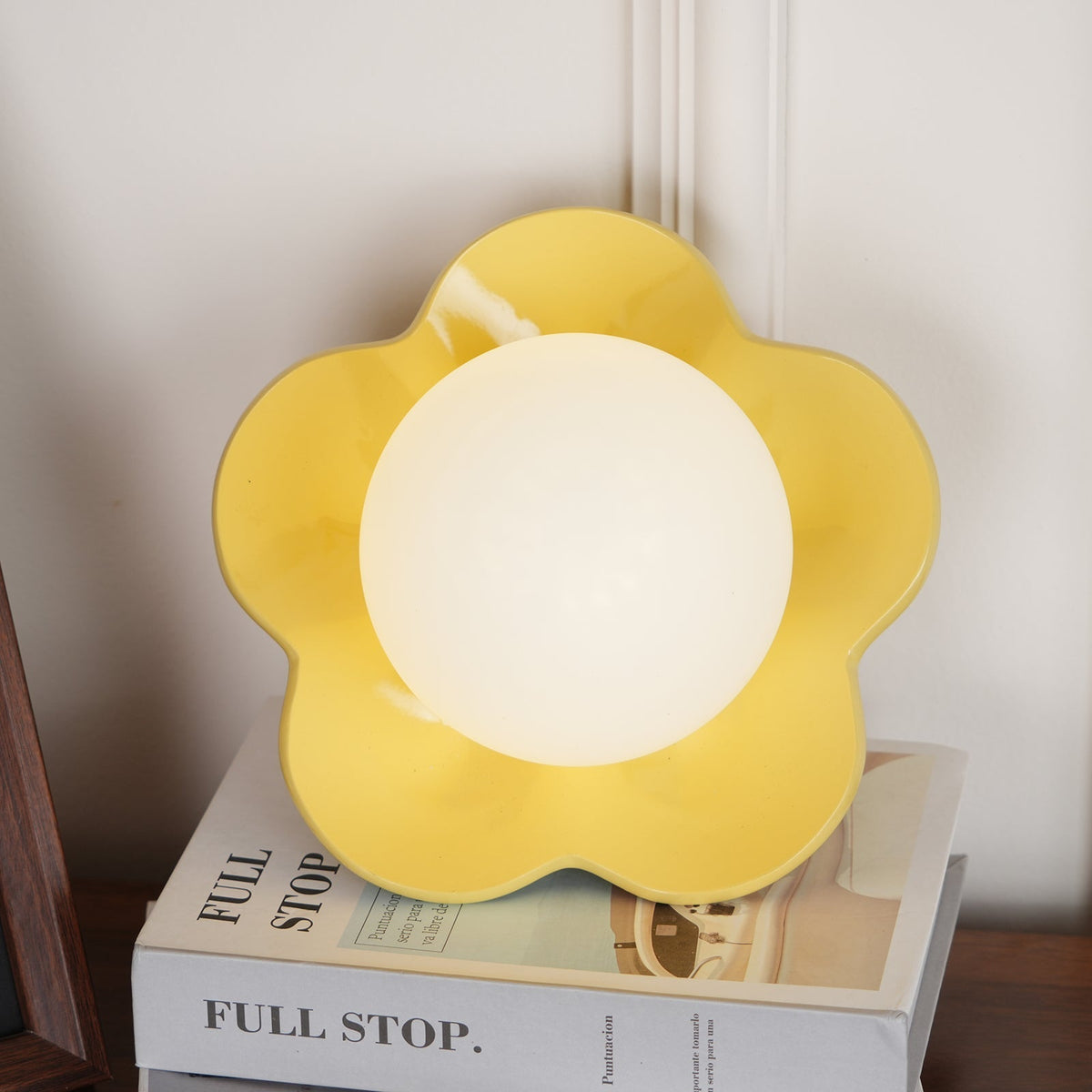 Resin Flower Sconce Light 8 in White Purple Yellow for Bedroom Living Room Hallway G9 Bulb Base Indoor Accent Fixture