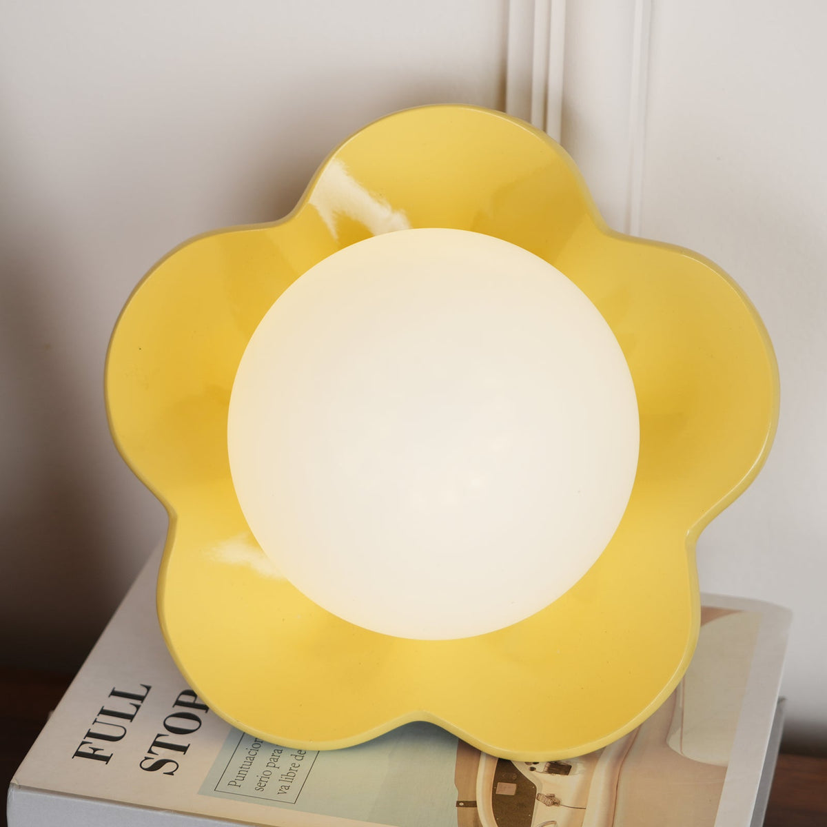Flower-Shaped Resin Wall Sconce with Frosted Glass Shade – LED G9 Socket, Playful Modern Decor for Bedroom, Nursery & Living Room