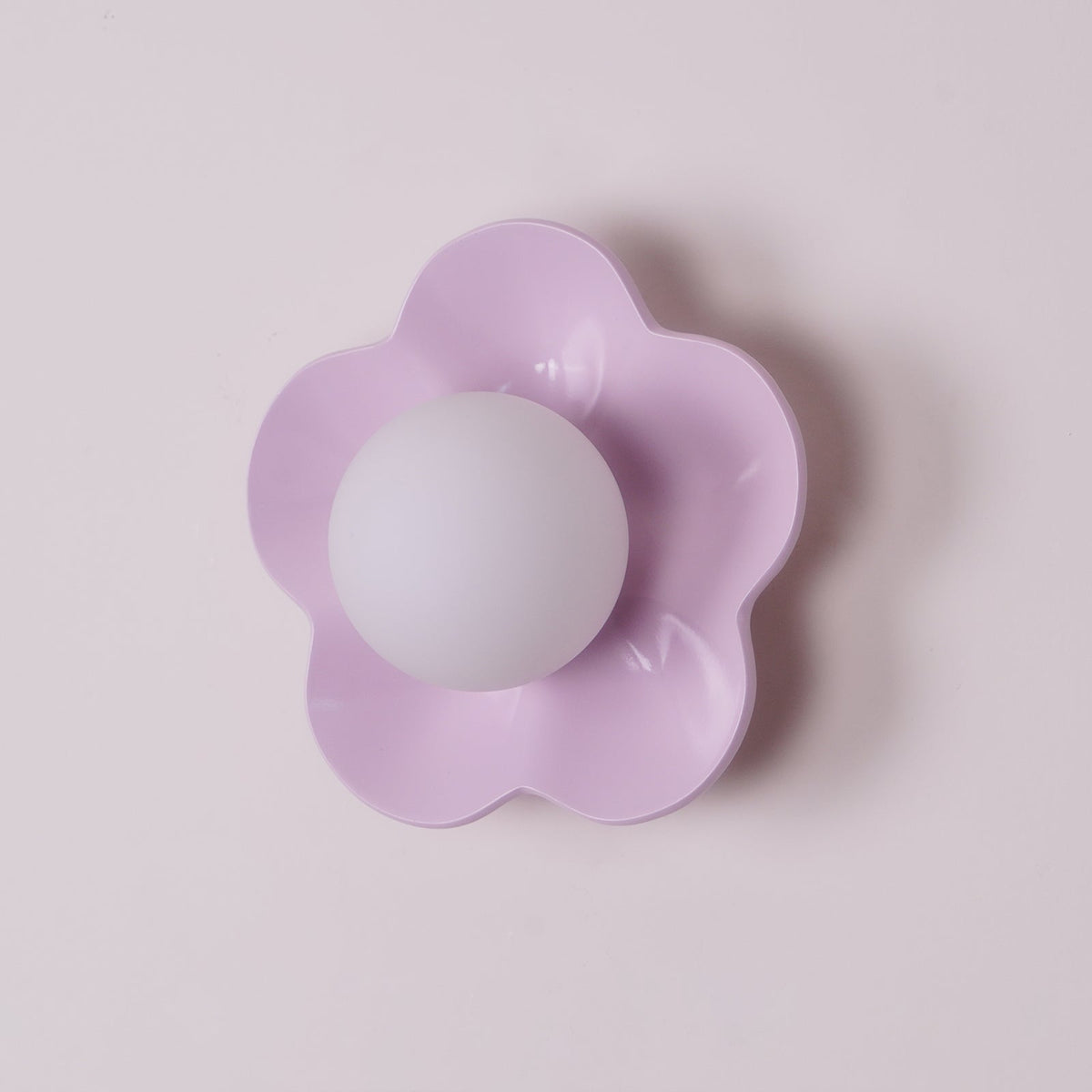 Flower-Shaped Resin Wall Sconce with Frosted Glass Shade – LED G9 Socket, Playful Modern Decor for Bedroom, Nursery & Living Room
