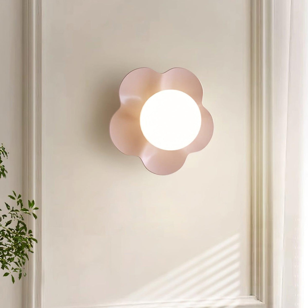Flower-Shaped Resin Wall Sconce with Frosted Glass Shade – LED G9 Socket, Playful Modern Decor for Bedroom, Nursery & Living Room