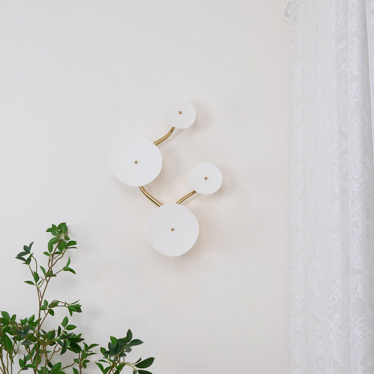 Ceramic Petal Wall Sconce Sculptural Multi-Light Fixture Hardwire Installation for Bedroom Living Room Hallway Modern Artistic Decor