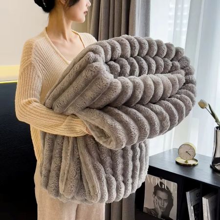 Luxurious Faux Rabbit Fur Throw Blanket | Soft & Warm for Cozy Comfort