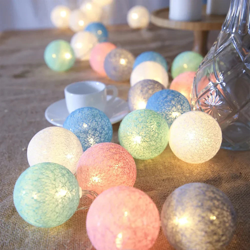 Cotton Ball String Lights LED Garland for Bedroom Living Room Nursery Party Decor USB or Battery Powered Ambient Lighting