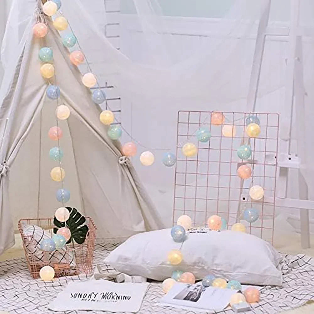 Cotton Ball String Lights LED Garland for Bedroom Living Room Nursery Party Decor USB or Battery Powered Ambient Lighting