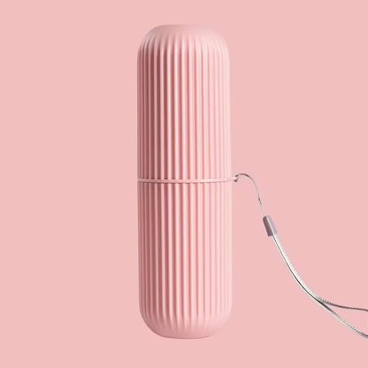 TRAVEL CUP – Portable toothbrush and toothpaste storage case designed for hygienic and compact travel organization