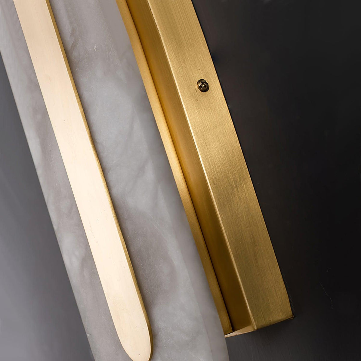 Alabaster Wall Sconce with Brass Accents – Modern LED Fixture for Living Room, Hallway & Bedroom