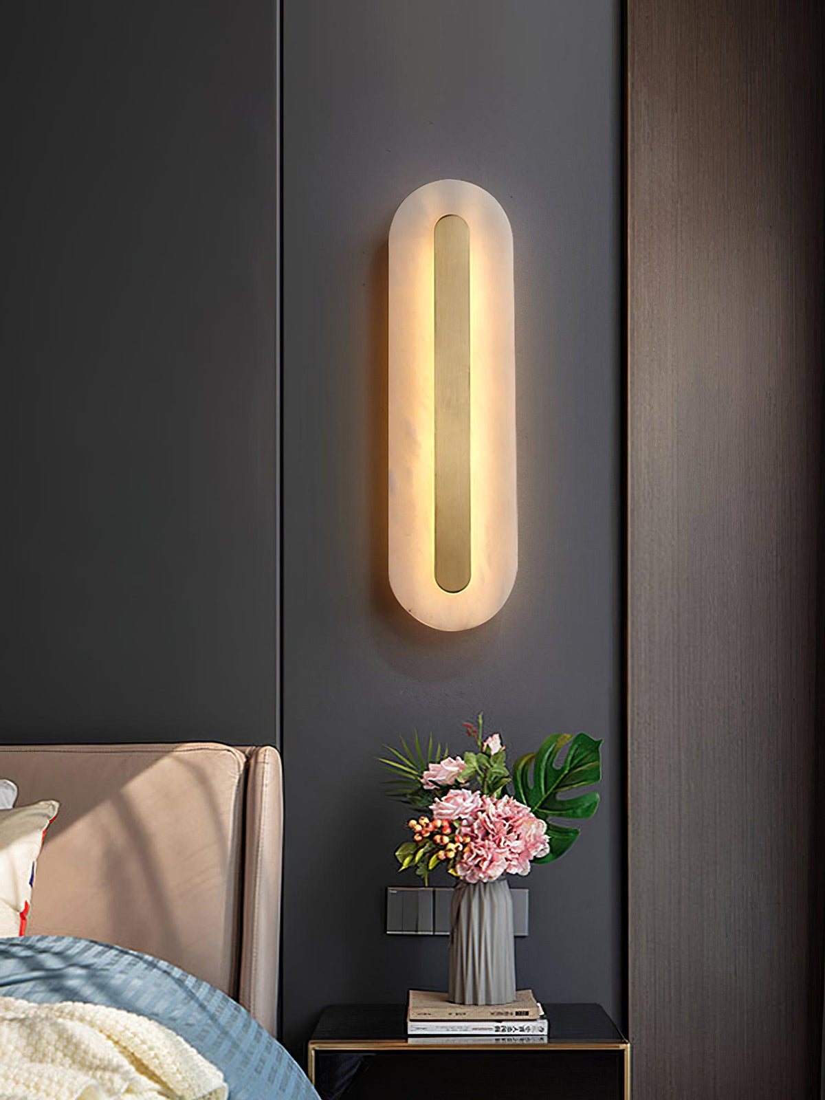 Alabaster Wall Sconce with Brass Accents – Modern LED Fixture for Living Room, Hallway & Bedroom