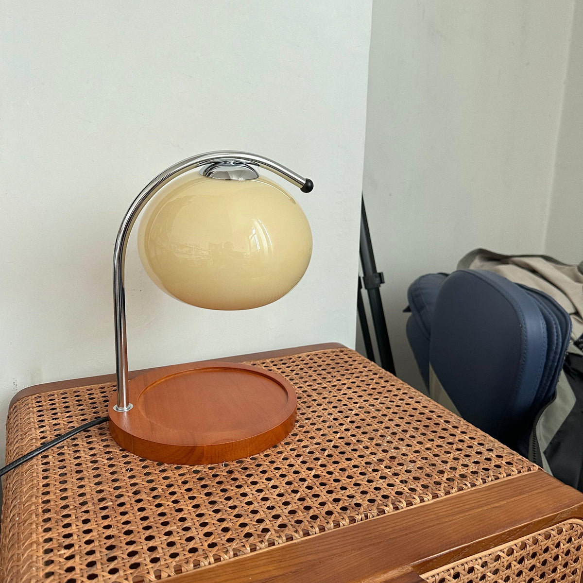 Halogen Wax Warmer Lamp with Glass Shade for Flameless Scent Release | Safe Home Fragrance Heater for Candles & Melts | Wood Base Ambient Li