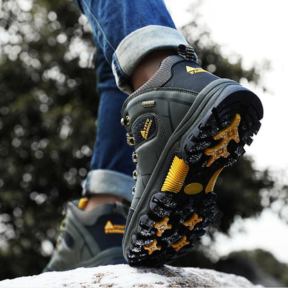 Men's Hiking Boots with Fleece Lining | Waterproof & Non-Slip for Ultimate Winter Comfort