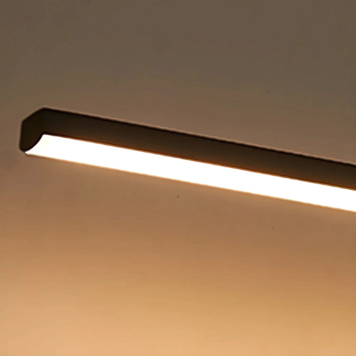 Hexagonal LED Vanity Light for Bathroom Mirror – Modern Linear Wall Mount Fixture in Gold, Black or White