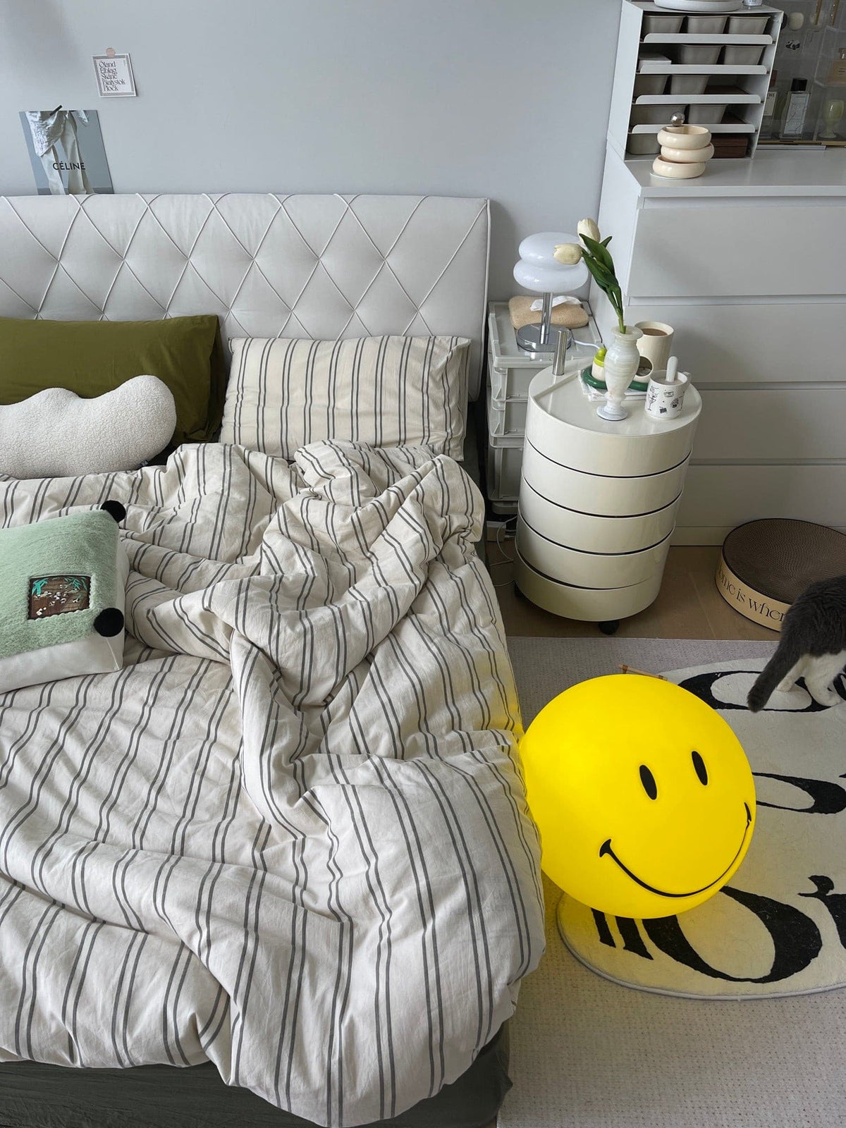 Cheerful Glow Night Light for Kids | 9 in Polypropylene LED Desk Lamp Yellow USB Rechargeable Bedside Reading Light Playroom Decor Nursery A