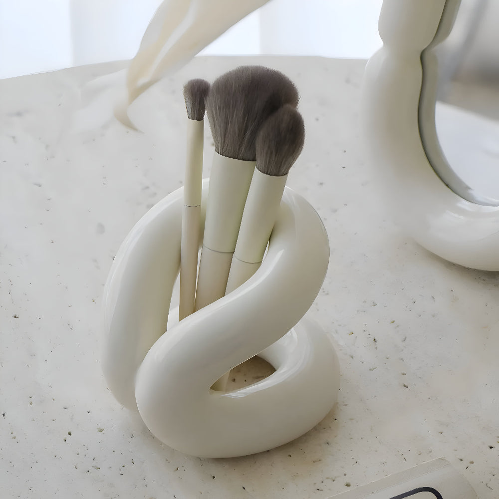 Nexus Ceramic Holder - Modern Design with Rope-Knot Detail