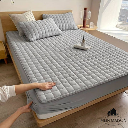 Breathable Mattress Protector Cover – Waterproof, Hypoallergenic, Soft Fitted Sheet for Twin, Full, Queen & King Beds