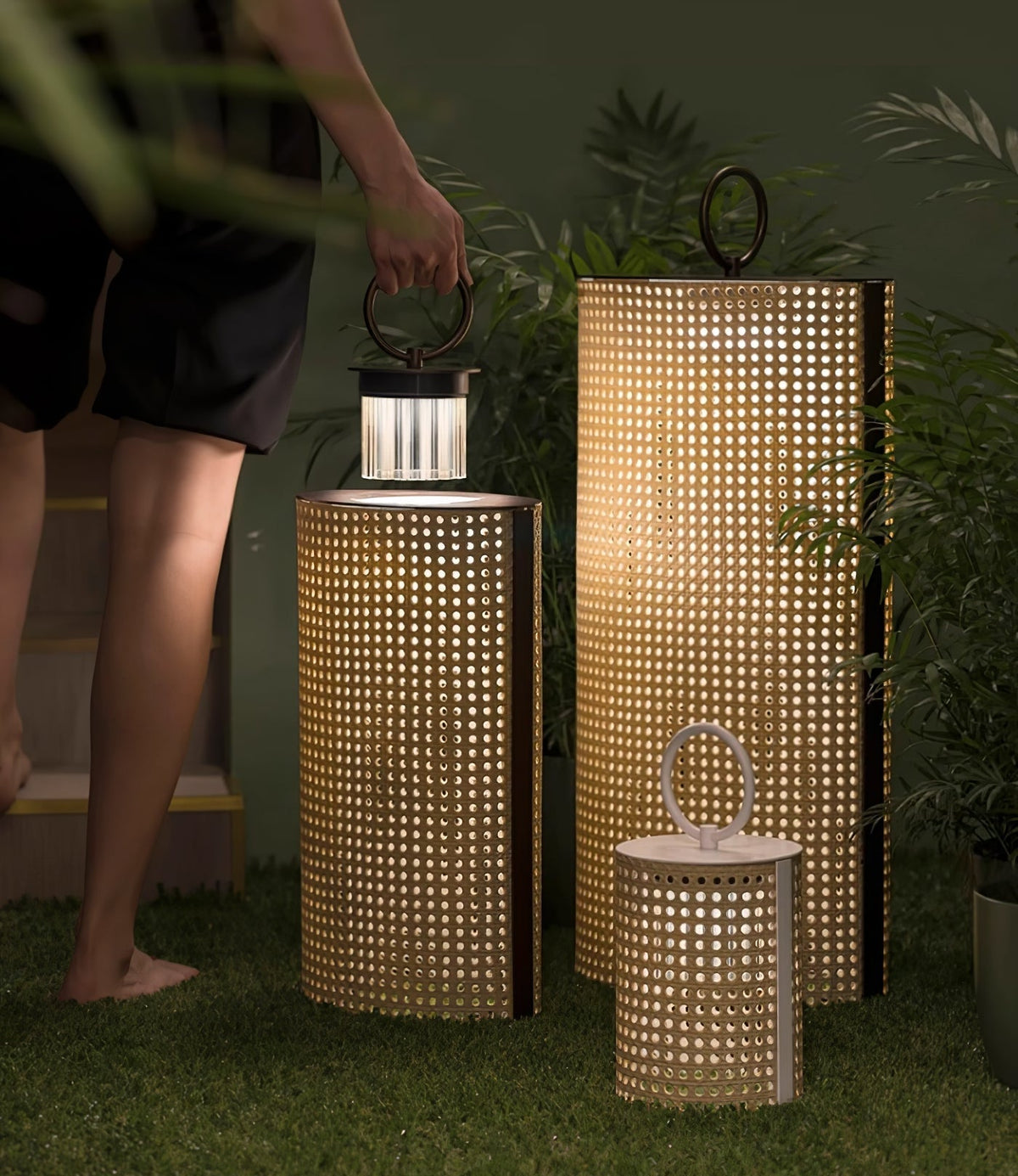 Outdoor Solar Lantern with Remote Control, Adjustable Rattan Mantle for Garden and Terrace Lighting