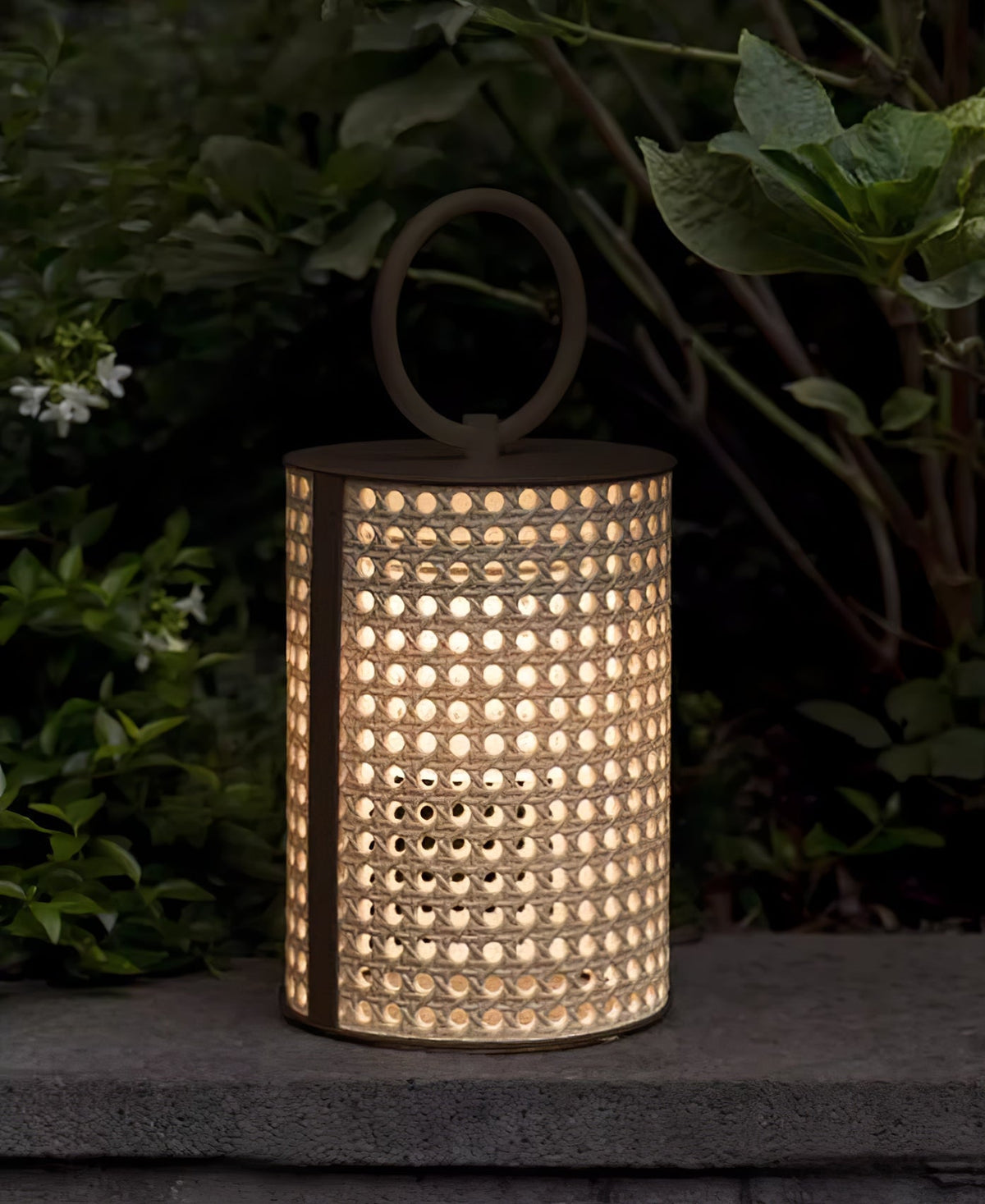Outdoor Solar Lantern with Remote Control, Adjustable Rattan Mantle for Garden and Terrace Lighting