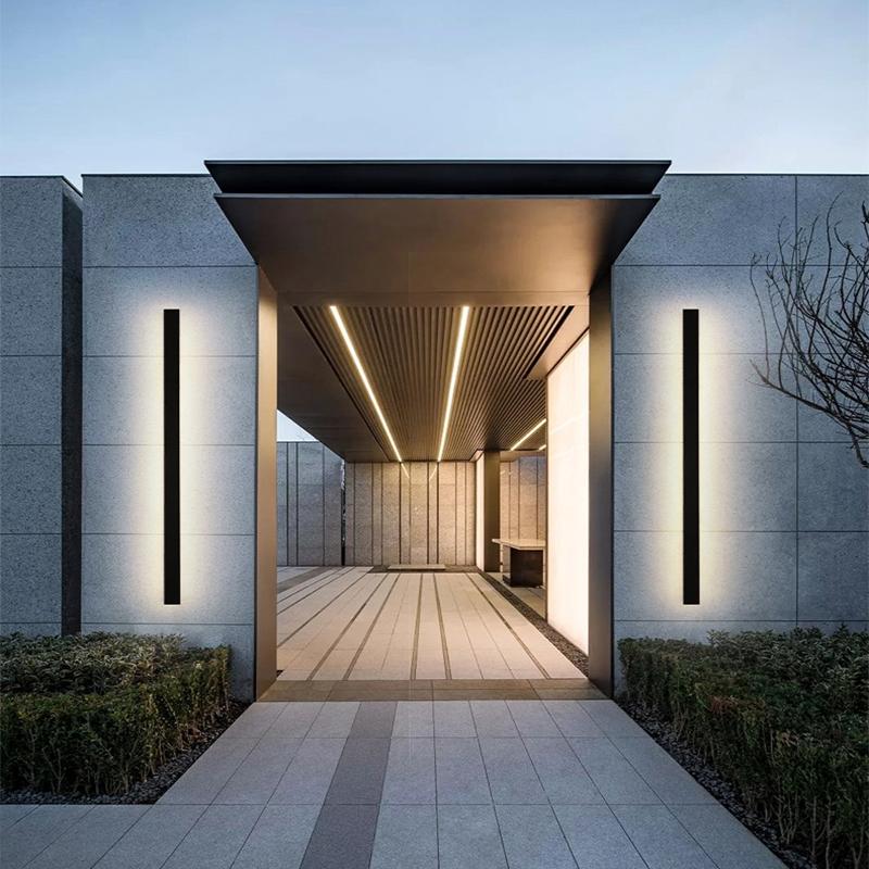 Outdoor Wall Light Fixture – Modern Black Linear LED Sconce with Adjustable Color, IP65 Waterproof