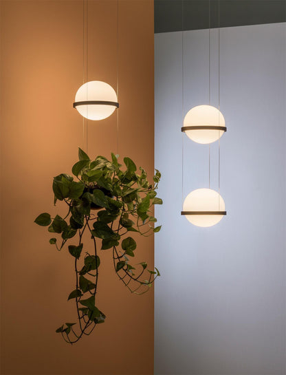 Spherical LED Hanging Fixture for Kitchen Island & Dining Area – Adjustable Height Black Metal Pendant with Dual-Tone Lighting, 8.7 in Acryl