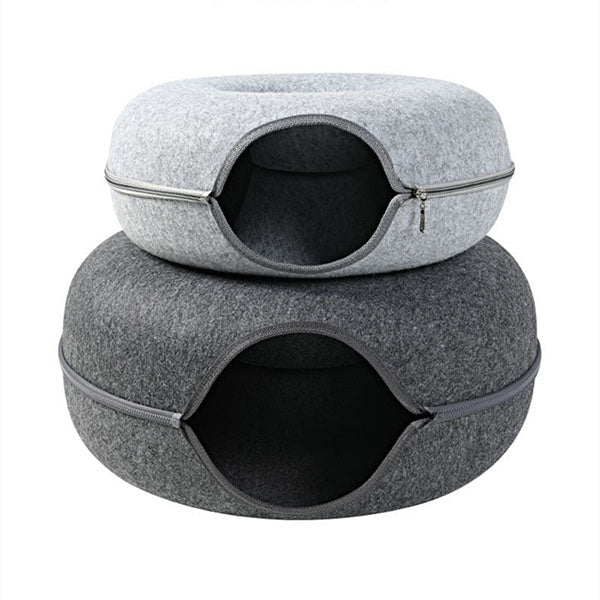 Enclosed Cat Bed Cave with Peek-a-Boo Hole – Soft Plush Igloo Den for Hideaway Sleep & Play