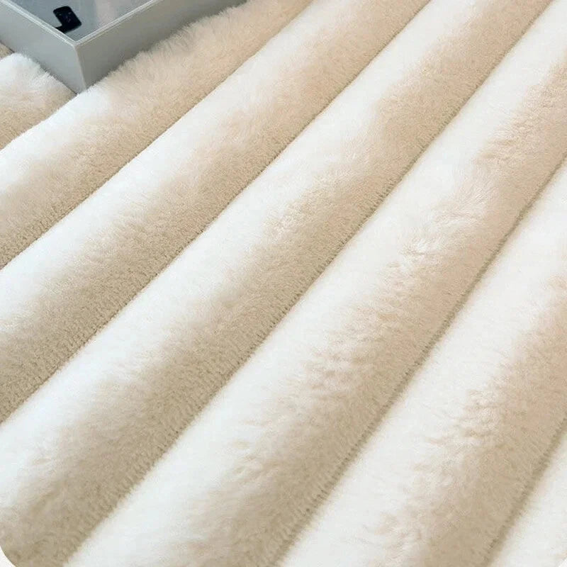 Luxurious Velvet Fitted Sheet - Soft Comfort & Secure Fit