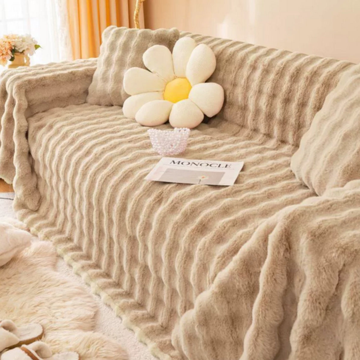 Ravine Faux Fur Blanket - Soft Touch, Modern Design