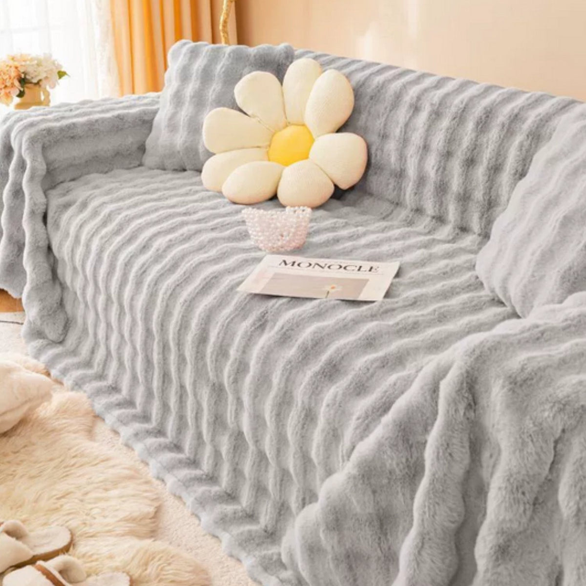 Ravine Faux Fur Blanket - Soft Touch, Modern Design