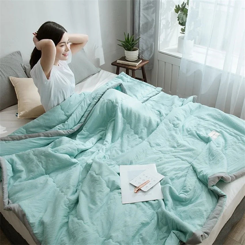Lightweight Summer Blanket with Moisture Regulation | Breathable Cool Comfort for Hot Nights