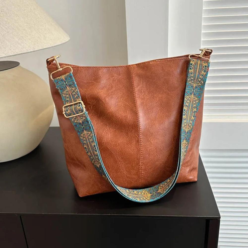 Genuine Leather Crossbody Purse with Adjustable Strap – Vintage Flap Bag for Women | Everyday Shoulder Handbag with Magnetic Closure