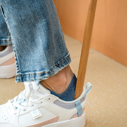 Long-Handle Magnetic Shoehorn with Wall Mount Beech Wood 20-Inch Entryway Shoe Helper for Adults Seniors Easy Storage Hallway Mudroom Closet