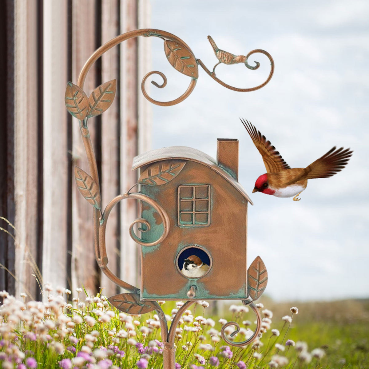 Metal Birdhouse for Outside, Decorative Birdhouse on a 75cm Garden Stake, Bird Nesting Box for Garden Decor