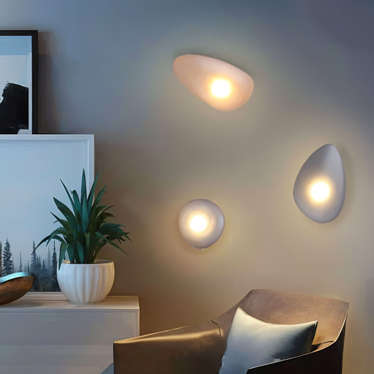 Pebble Scandinavian Wall Lamp with Warm White LED Light – Elegant Glass Design