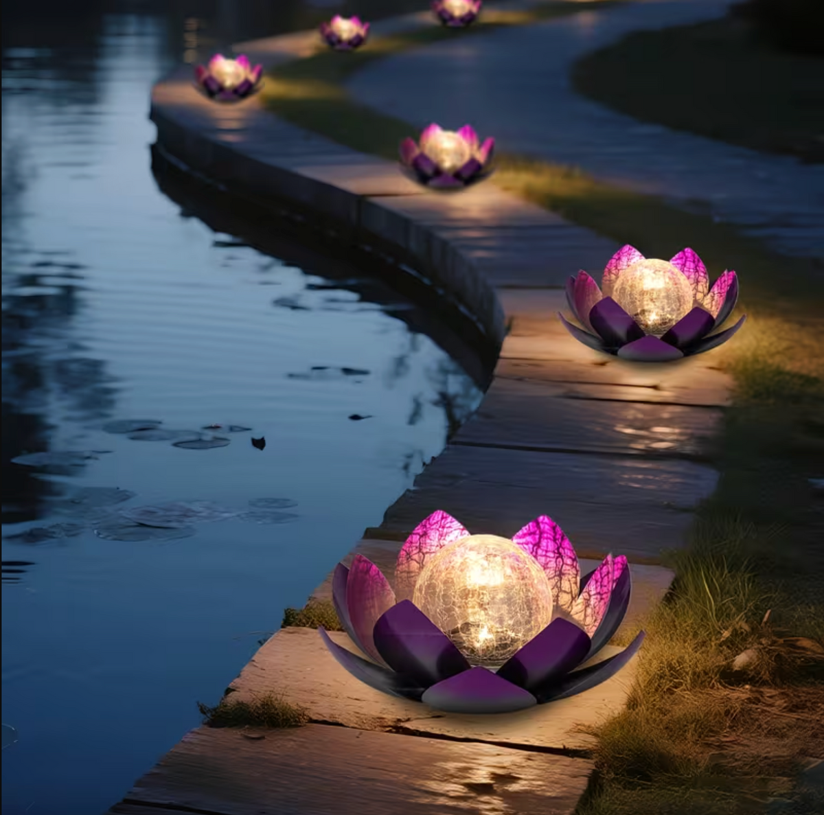 MoonBloom™ – Solar Lotus Light